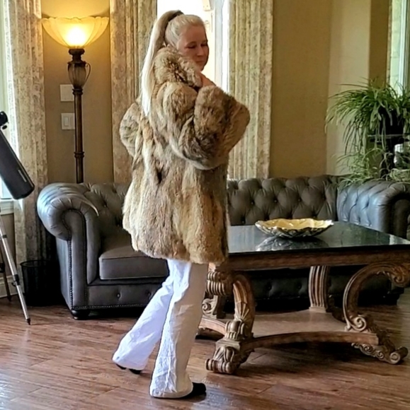 Luscious Coyote Fur Stroller sz M - Picture 4 of 17